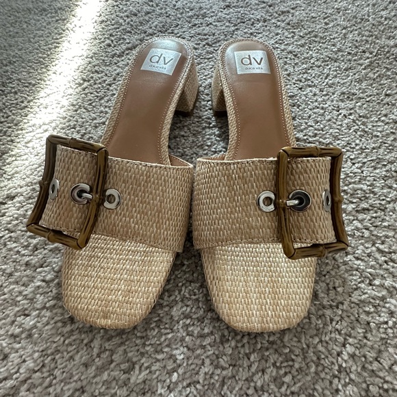 DV Dolce Vita Niece Raffia Block-Heel Buckle Slide Sandals - 9 - Picture 6 of 7